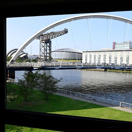 Apartamento Sec/ Hydro Two Bed Flat With Free Parking And Great View Glasgow Exterior foto