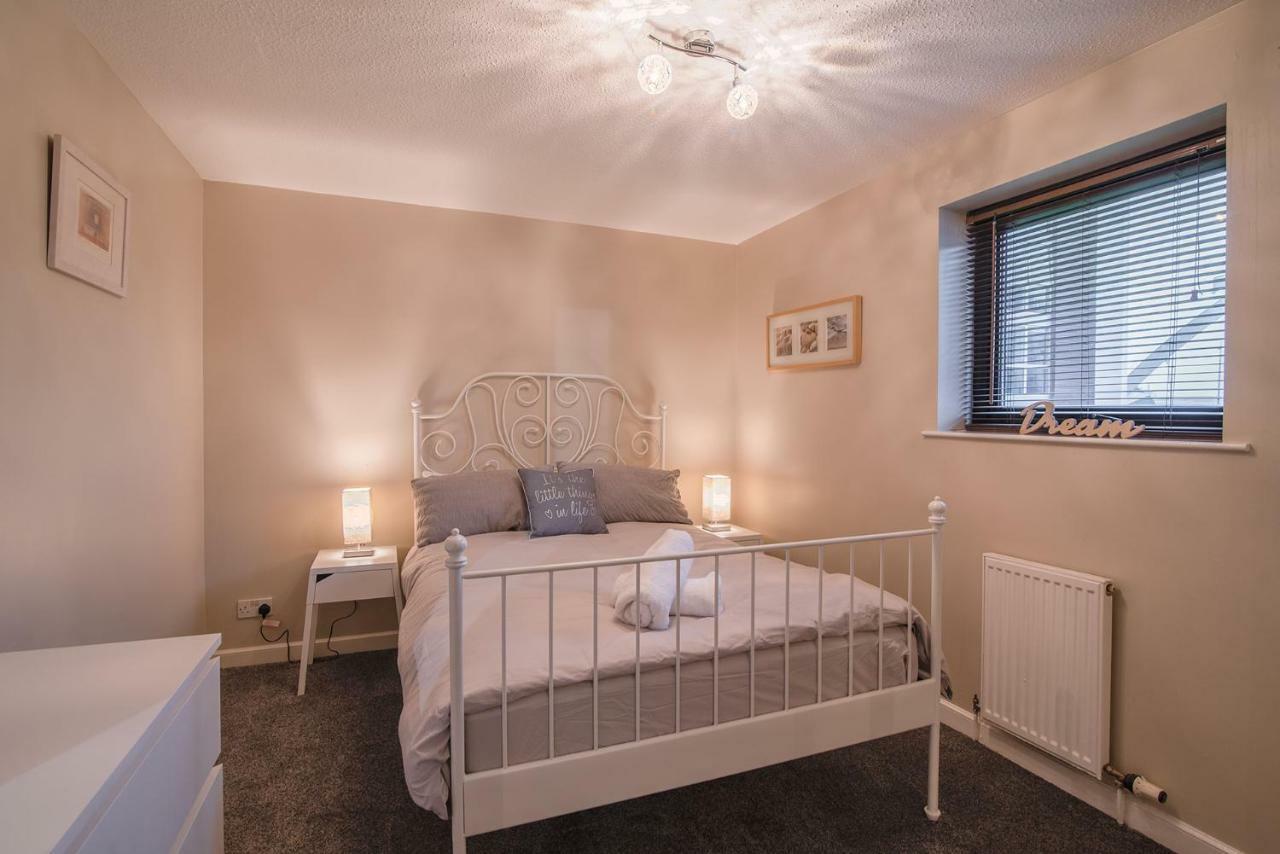 Apartamento Sec/ Hydro Two Bed Flat With Free Parking And Great View Glasgow Exterior foto