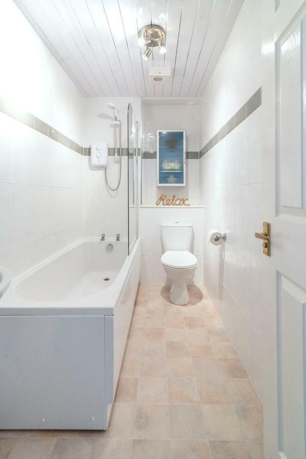 Apartamento Sec/ Hydro Two Bed Flat With Free Parking And Great View Glasgow Exterior foto