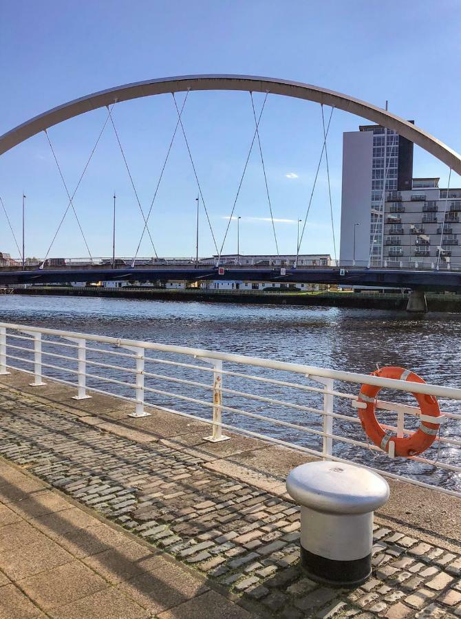 Apartamento Sec/ Hydro Two Bed Flat With Free Parking And Great View Glasgow Exterior foto