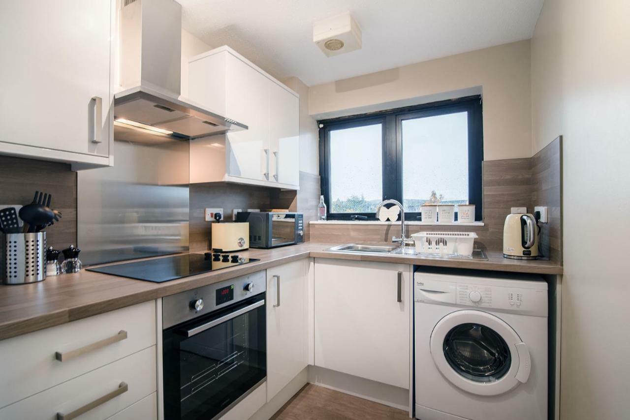 Apartamento Sec/ Hydro Two Bed Flat With Free Parking And Great View Glasgow Exterior foto